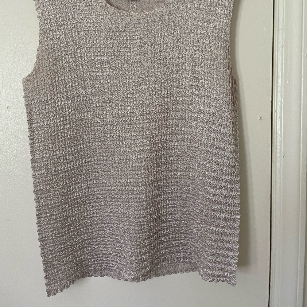 Very elegant blouse, size L, bone white.